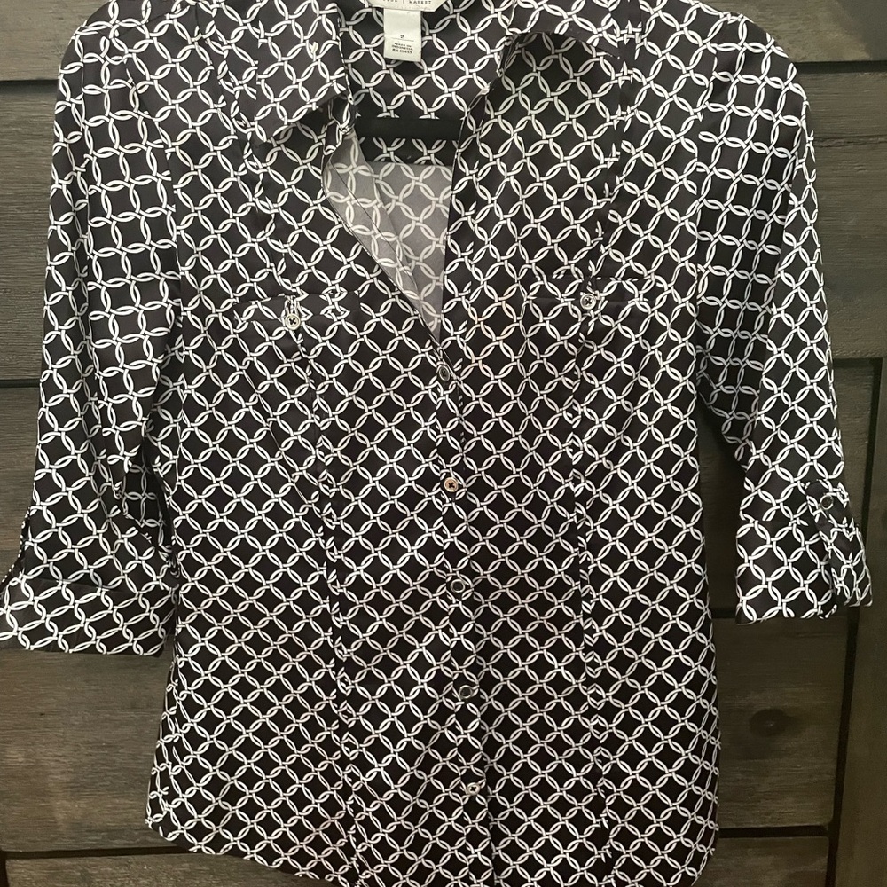 White House Black Market Black and White 3/4 Sleeve Button Down Shirt